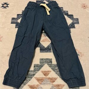 Size 4 Children’s Place Joggers perfect condition